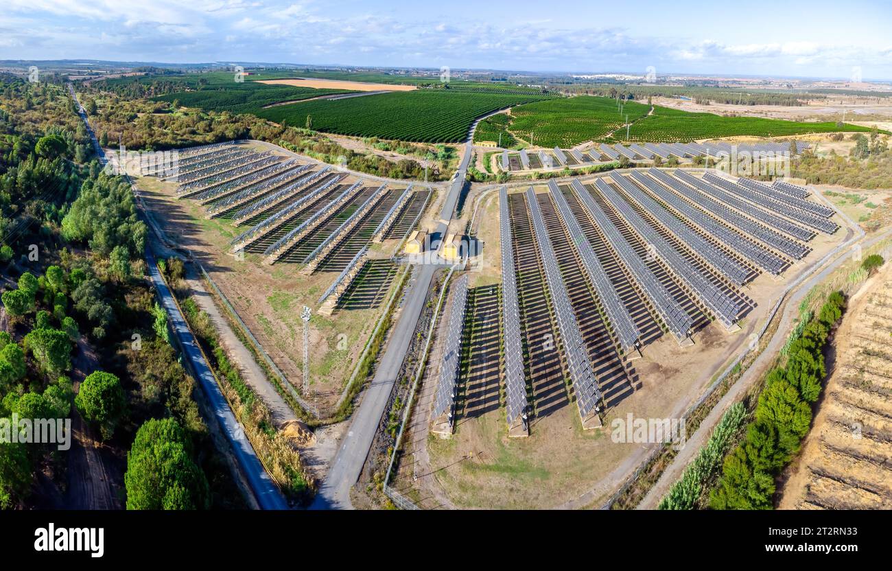Solar fields hi-res stock photography and images - Alamy