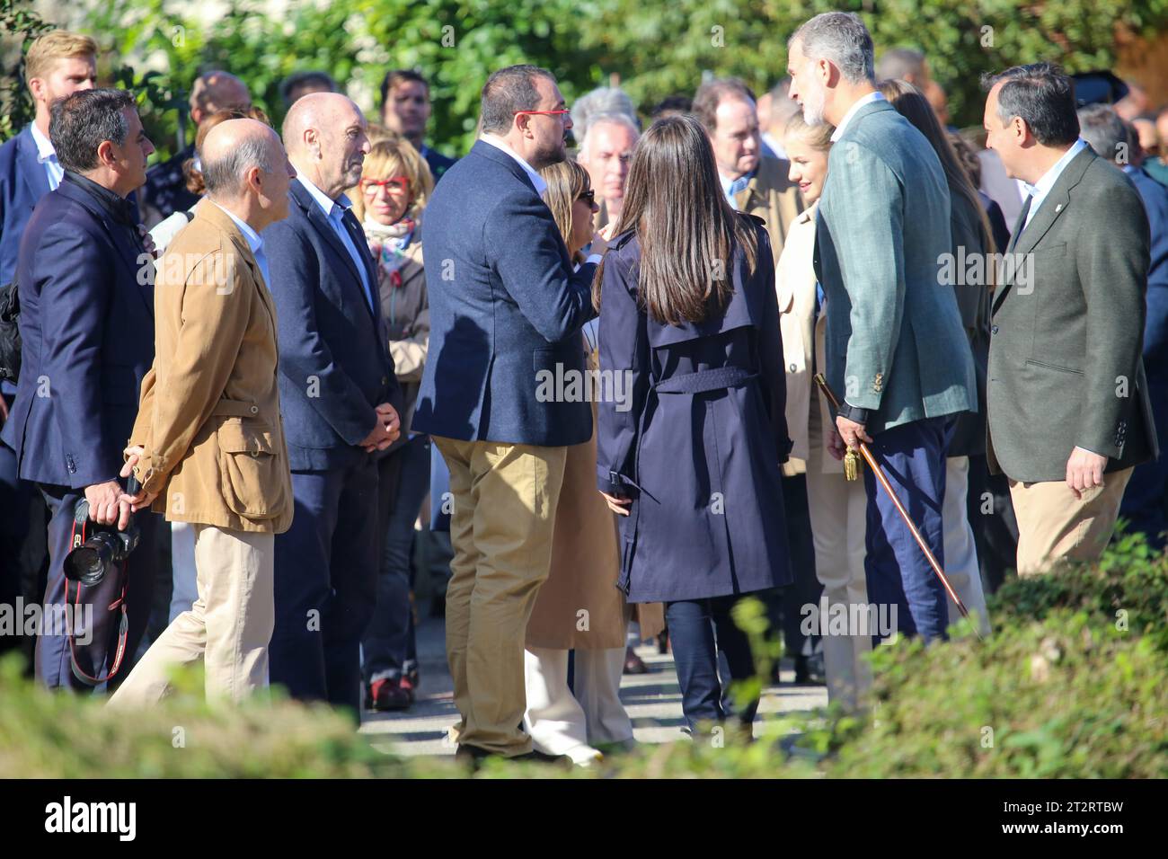 Arroes, Spain, 21st October 2023: The President of the Principality of Asturias, Adrian Barbon (L) chats next to King Felipe VI (R) during the Exemplary People of Asturias 2023 Award, on October 21, 2023, in Arroes, Spain . Credit: Alberto Brevers / Alamy Live News. Stock Photo