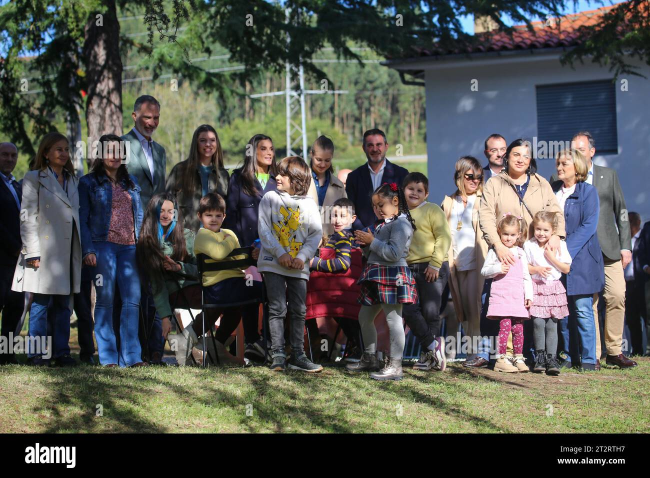 Arroes, Spain, 21st October 2023: The Royal Family posed for the media with children during the 2023 Exemplary Town of Asturias Award, on October 21, 2023, in Arroes, Spain. Credit: Alberto Brevers / Alamy Live News. Stock Photo