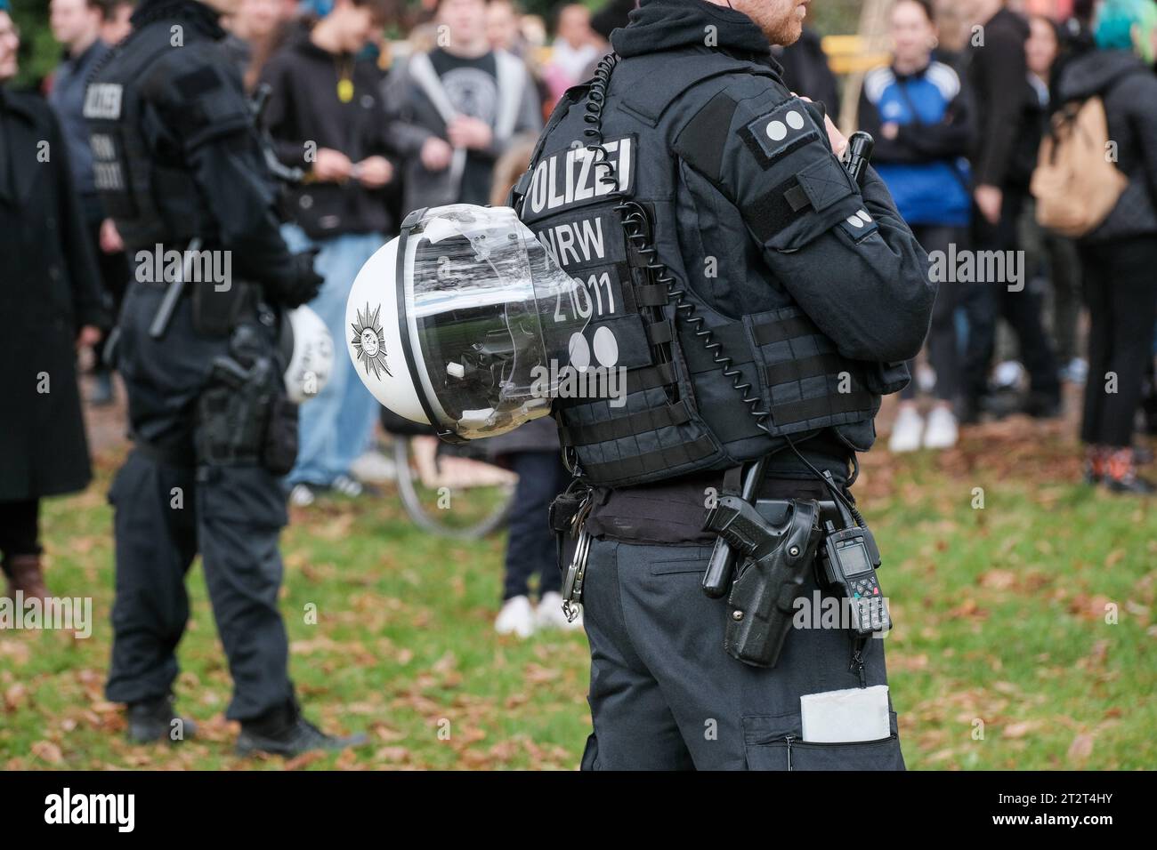 Polizeipistole pistole hi-res stock photography and images - Alamy