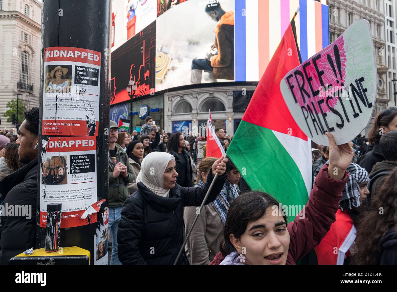 London, UK, October 21, 2023. A protest proceeding from Marble Arch to Downing Street, supporting the Palestinian cause in the Hamas-Israel conflict.  (Tennessee Jones - Alamy Live News) Stock Photo