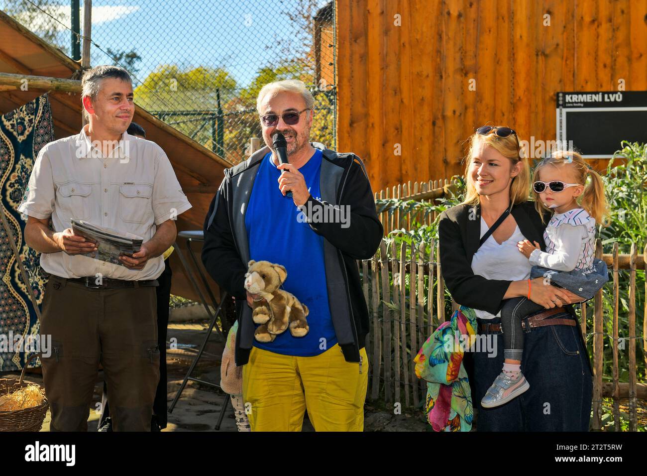 Zoo pilsen lion hi-res stock photography and images - Alamy