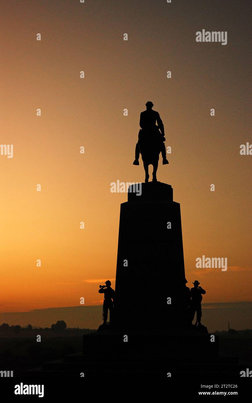 The Virginia Memorial, featuring Robert E Lee on horseback on the top, is silhouetted against the dawn sky at the Gettysburg National Military Park Stock Photo