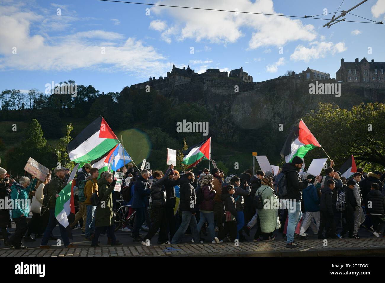 Edinburgh Scotland, UK 21 October 2023. Hundreds of Palestinian ...