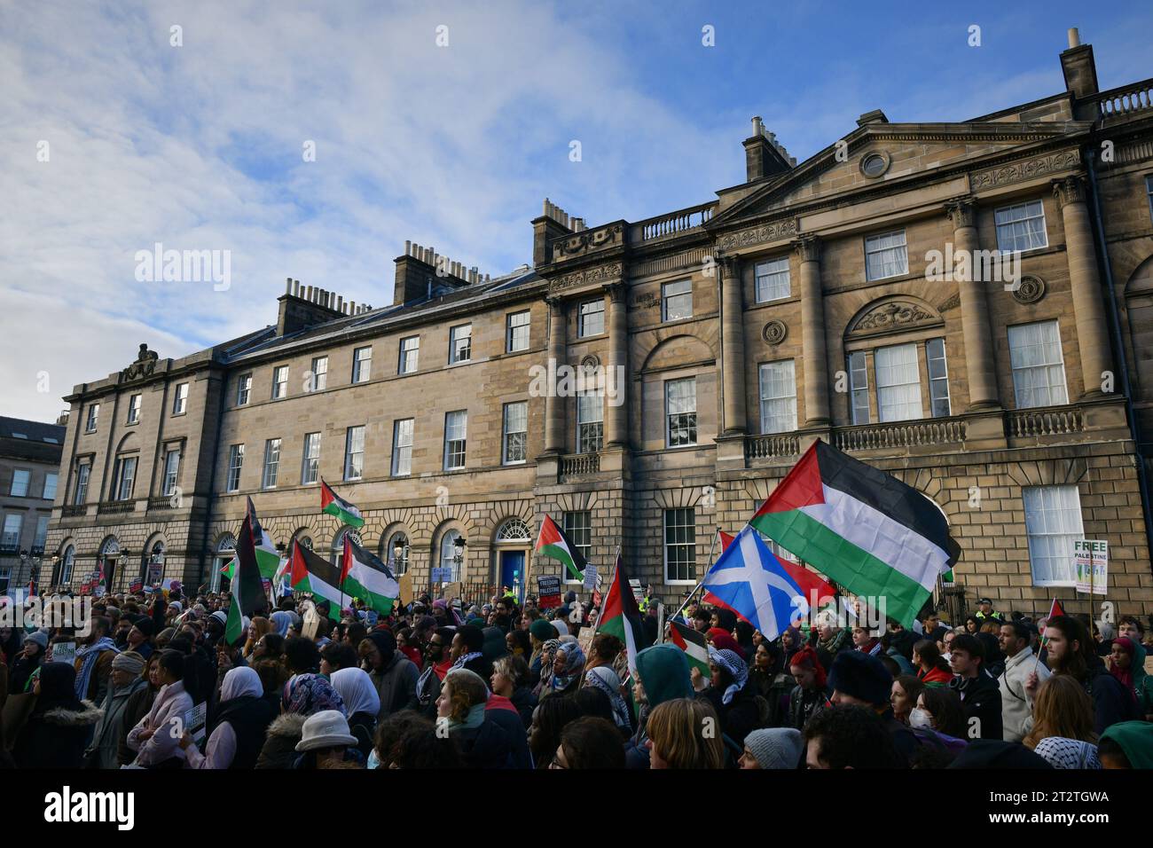 Edinburgh Scotland, UK 21 October 2023. Hundreds of Palestinian ...