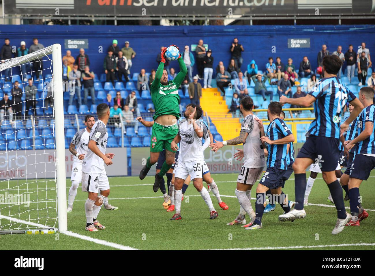 Lecco, Italy. 21st Oct, 2023. Serie BKT official ball during the Serie B  match between Lecco and Ascoli at Stadio Rigamonti - Ceppi on June 30, 2023  in Lecco, Italy.(Photo by Matteo