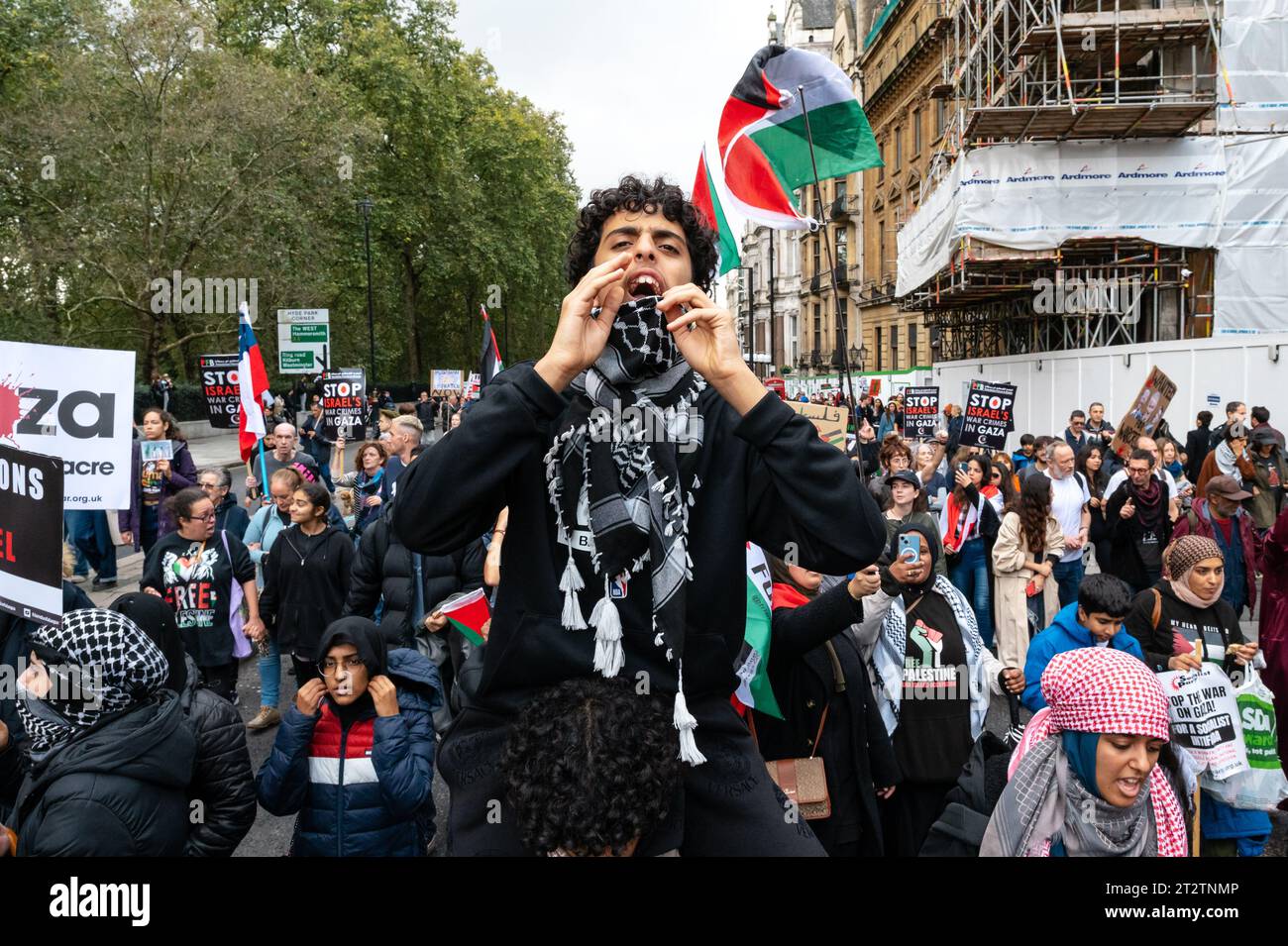 London, UK. 21 October 2023. Thousands march in support of Palestine