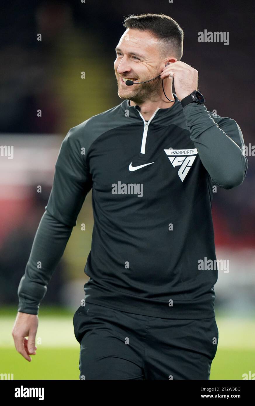Daniel cook referee hi-res stock photography and images - Alamy