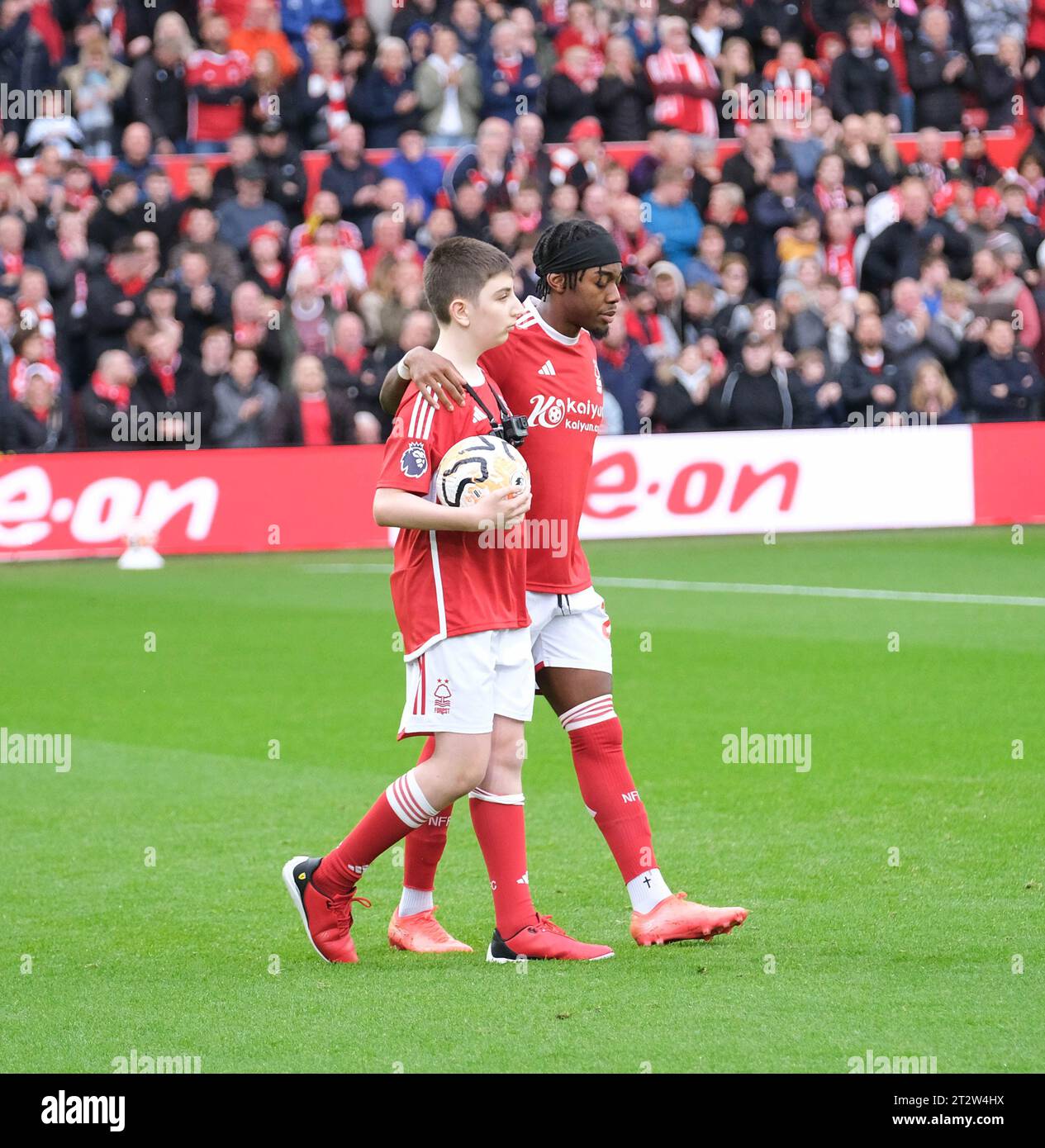 Nottingham forest mascot hi-res stock photography and images - Alamy