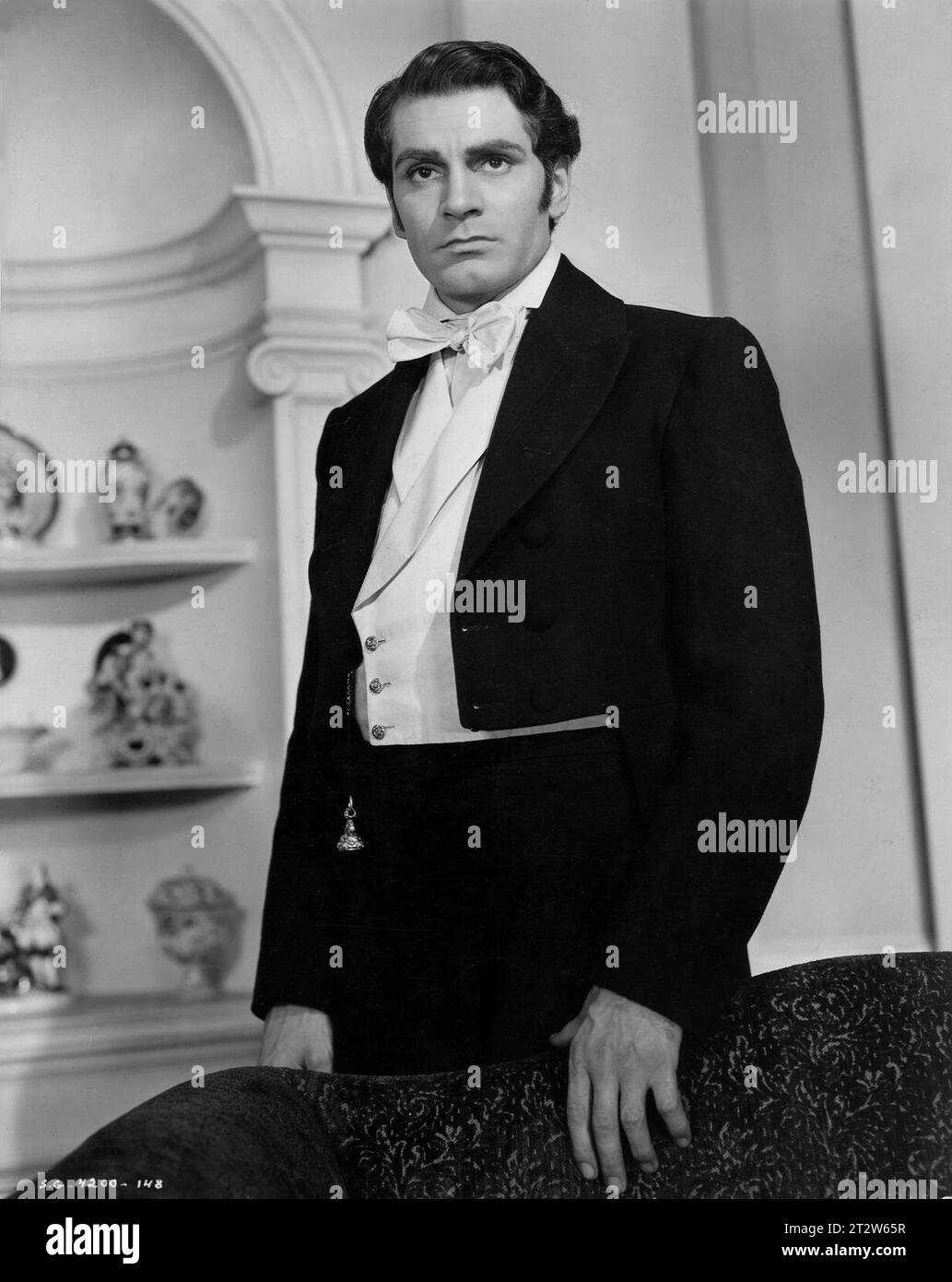 LAURENCE OLIVIER Portrait as Heathcliff in WUTHERING HEIGHTS 1939