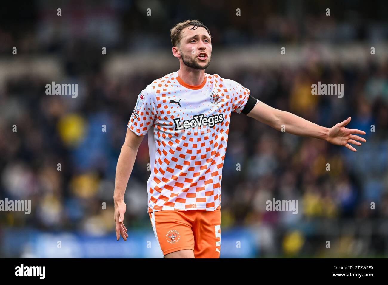 Matthew Pennington #5 of Blackpool appeals to Referee Thomas Kirk during the Sky Bet League 1 match Oxford United vs Blackpool at Kassam Stadium, Oxford, United Kingdom, 21st October 2023 (Photo by Craig Thomas/News Images) in, on 10/21/2023. (Photo by Craig Thomas/News Images/Sipa USA) Credit: Sipa USA/Alamy Live News Stock Photo