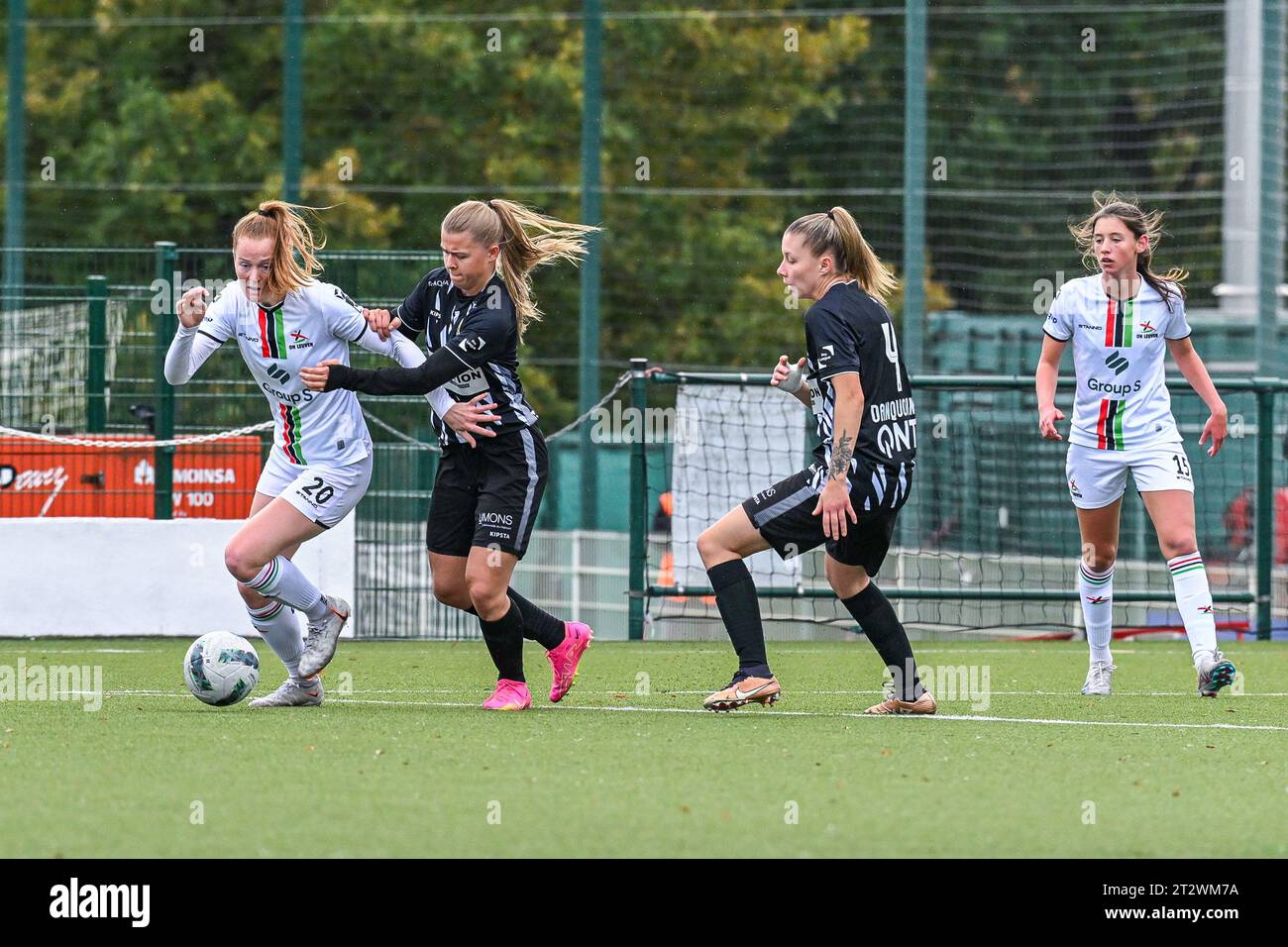 Nikee Van Dijk (20) of OHL and Silke Vanwynsberghe (21) of