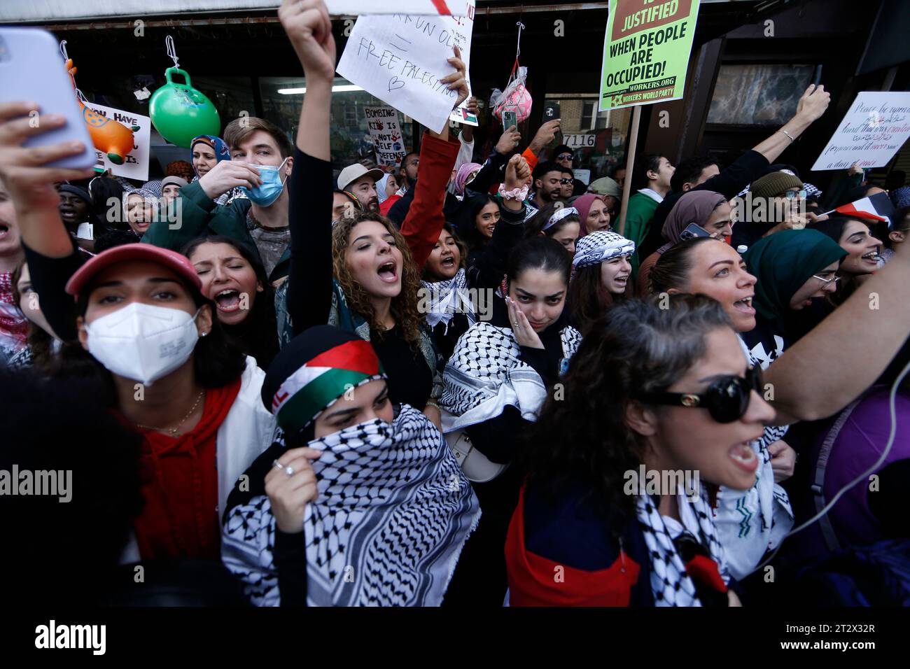 New York City, USA. 21st Oct, 2023. Palestinian suporters rally with signs and banners on October 21, 2023 in Bay Ridge Brooklyn a section of New York City. Hamas militants launched an assault by land, air and sea into Israel on the 50th anniversary of the Yom Kippur war, and Sukkot a Jewish holiday on Saturday leaving hundredths dead. Israel retaliated by launching air strikes into Gaza and vowing to 'inflict unprecedented price' on Hamas. (Photo by John Lamparski/Sipa USA) Credit: Sipa USA/Alamy Live News Stock Photo
