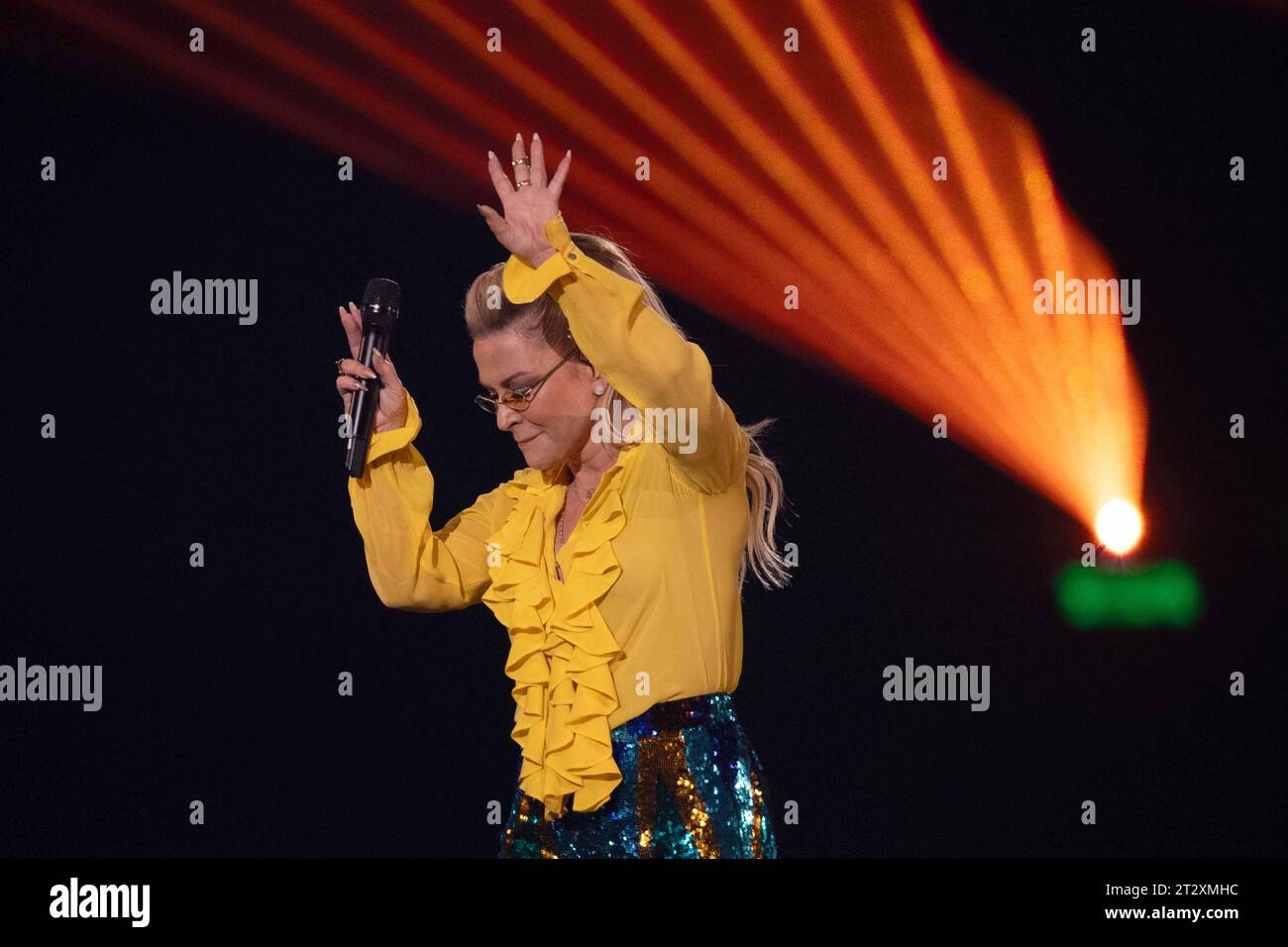 ANASTACIA, Saengerin, Musikerin, SCHLAGERBOOOM 2023 - ALLES FUNKELT ALLES GLITZERT am 21.10.2023 in der Westfalenhalle Dortmund *** ANASTACIA, singer, musician, SCHLAGERBOOOM 2023 ALLES FUNKELT ALLES GLITZERT on 21 10 2023 in the Westfalenhalle Dortmund Credit: Imago/Alamy Live News Stock Photo