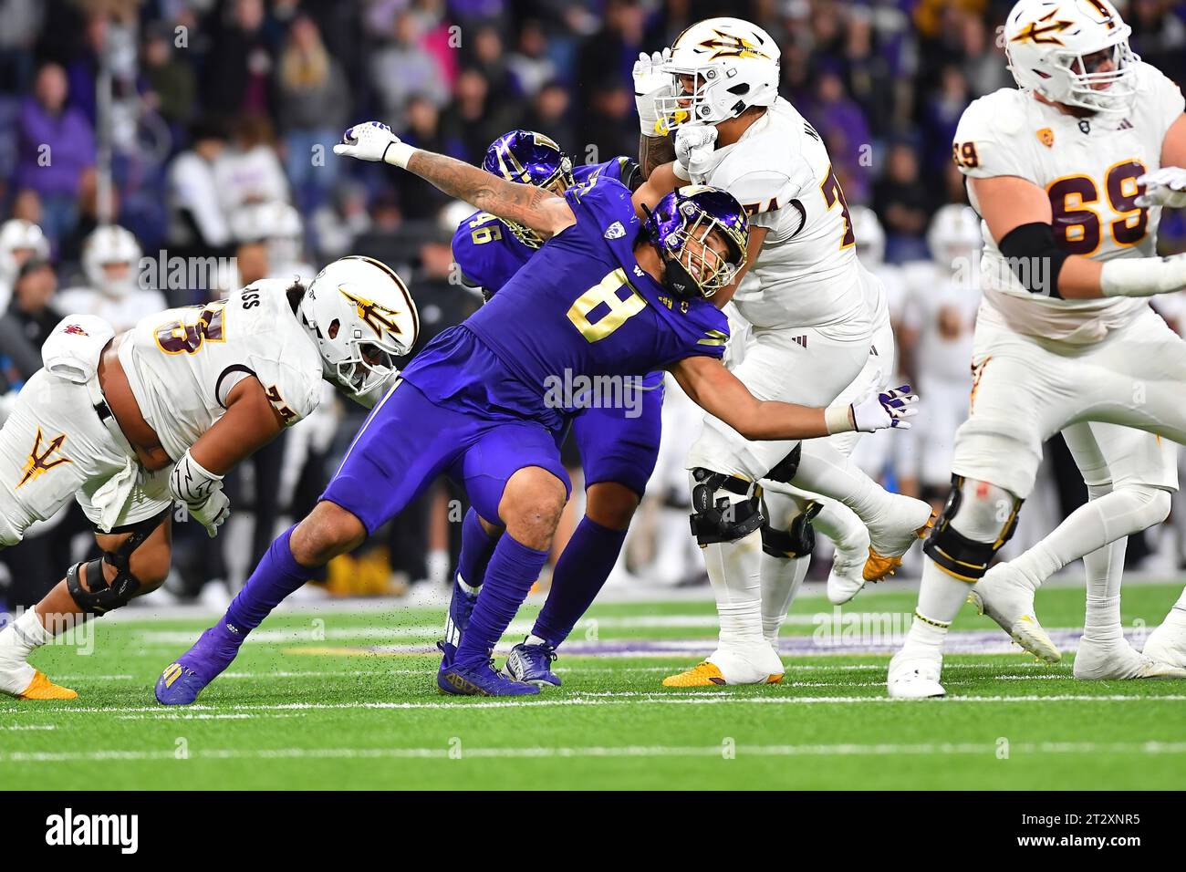 Seattle, WA, USA. 21st Oct, 2023. Washington Huskies defensive end Bralen Trice (8) tries to get the quarterback during the NCAA football game between the Arizona State Sun Devils and Washington Huskies at Husky Stadium in Seattle, WA. Washington defeated Arizona State 15-7. Steve Faber/CSM (Credit Image: © Steve Faber/Cal Sport Media). Credit: csm/Alamy Live News Stock Photo