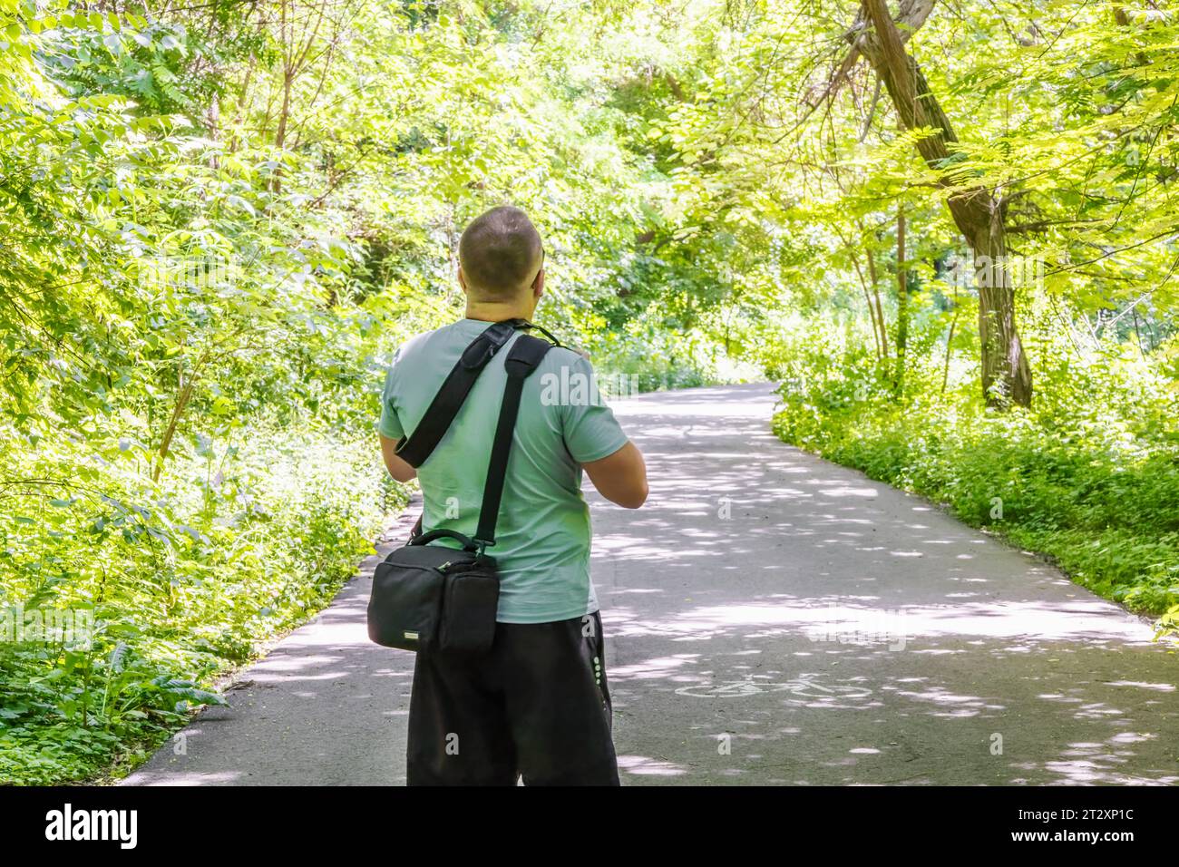 Person without face mask hi-res stock photography and images - Alamy