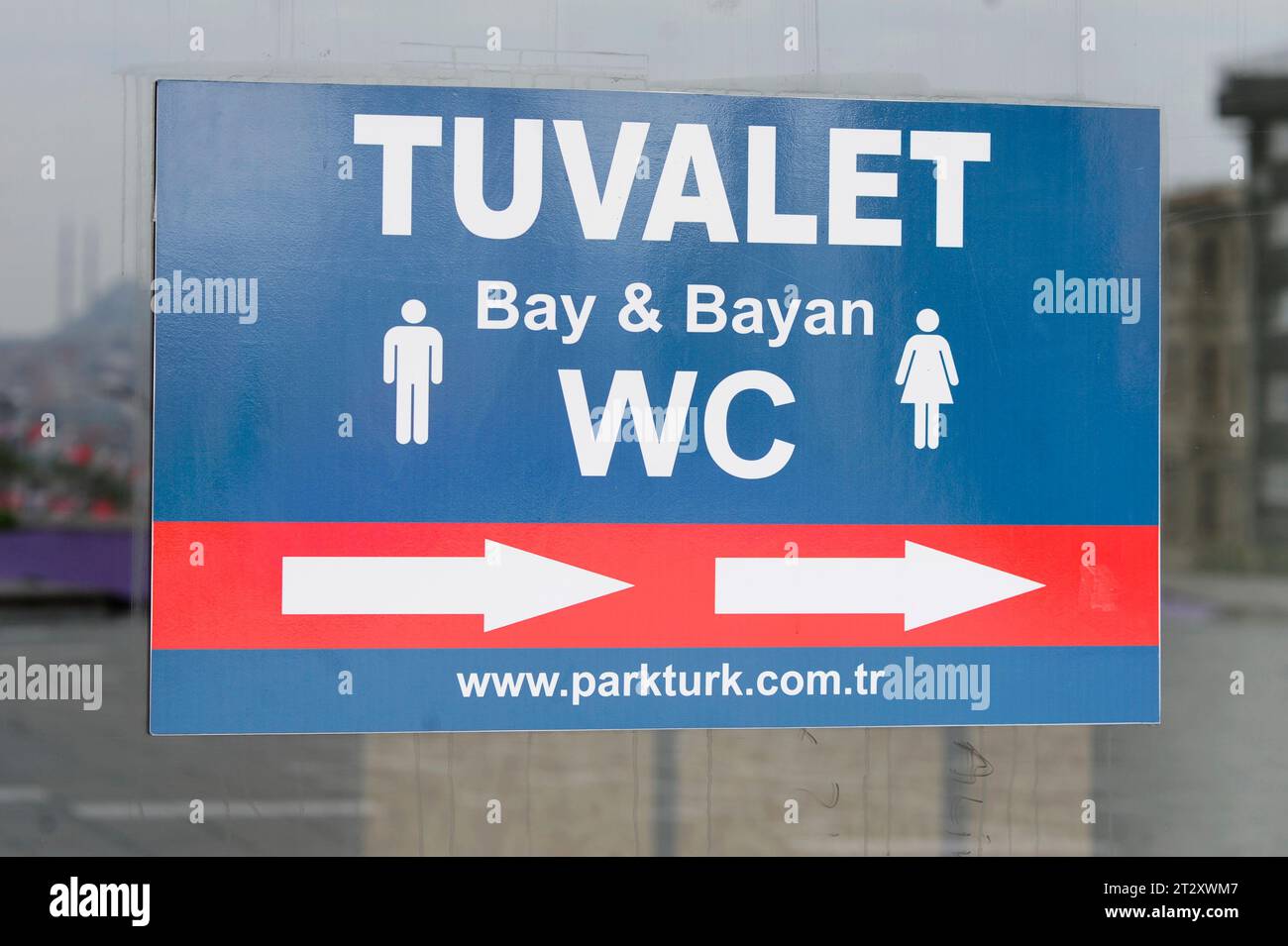 Istanbul, Türkiye. Sign for toilets Stock Photo Alamy