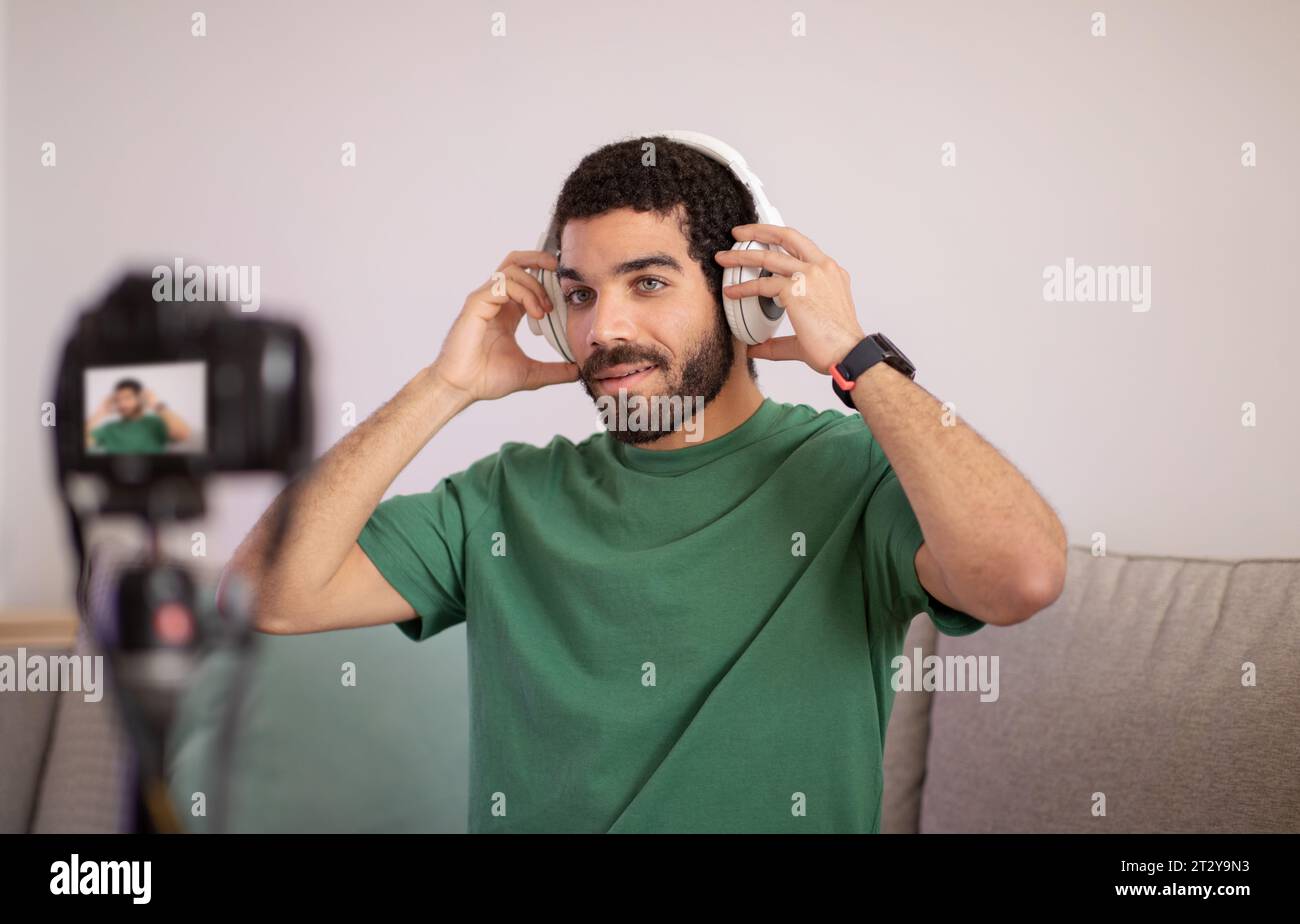 Overview middle eastern man hi-res stock photography and images - Alamy