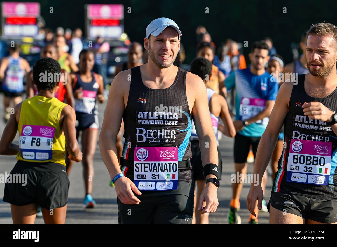 Venice, Italy. 22nd Oct, 2023. Stefanato Italia during 37th Venicemarathon 42K, Marathon race in Venice, Italy, October 22 2023 Credit: Independent Photo Agency/Alamy Live News Stock Photo