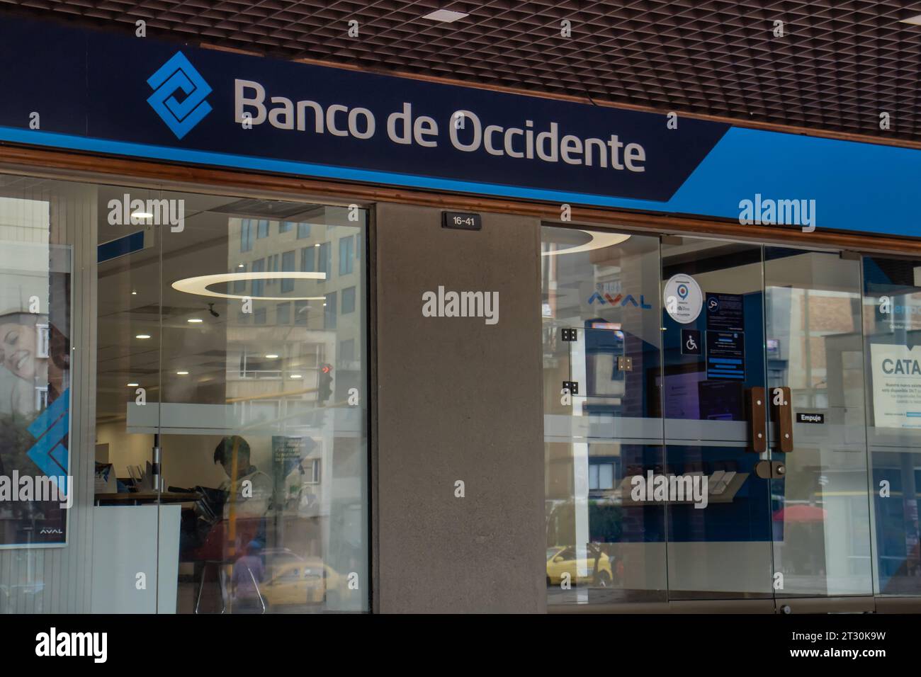 Banco de occidente hi res stock photography and images alamy