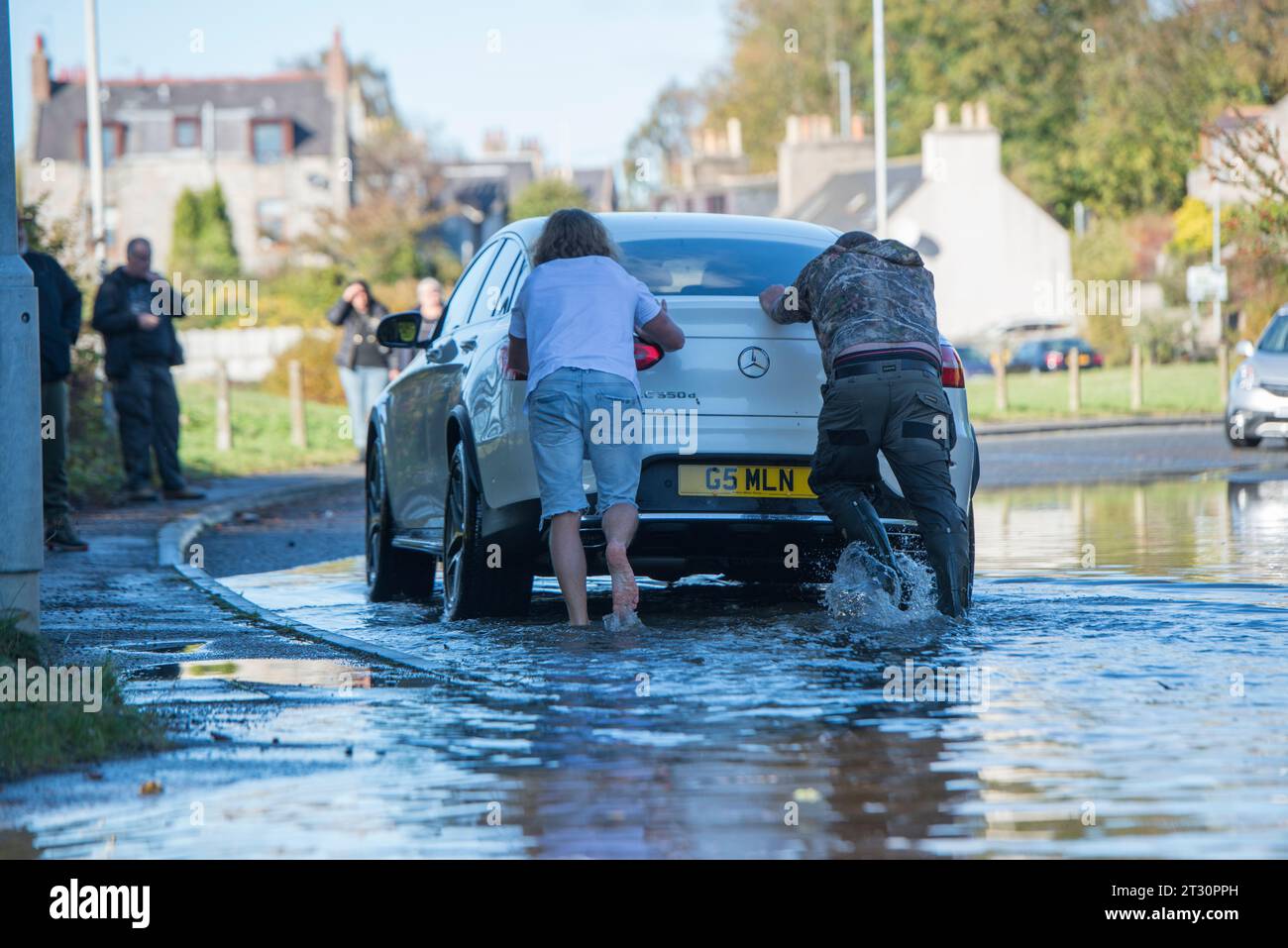 Car stuck flood hi-res stock photography and images - Alamy