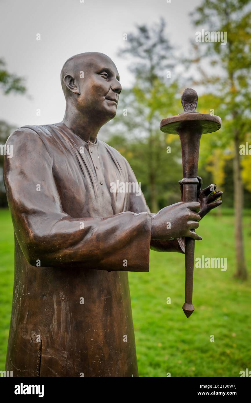 Wrexham Peace statue in Acton Park Wrexham donated by the Sri Chinmoy Oneness-Home Peace Run the worlds longest relay run. Stock Photo