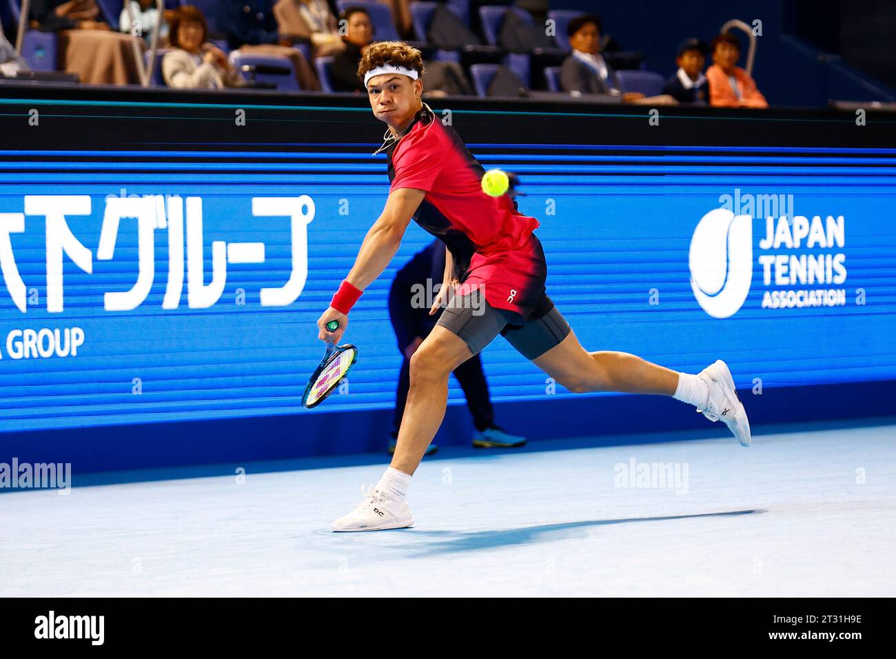 Tokyo, Japan. 22nd Oct, 2023. Ben Shelton (USA) hits a reverse against