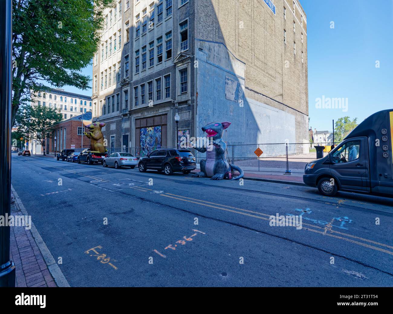 Hanover Academy, Trenton: Vacant Bell Telephone Building draws union “rat” protest (September, 2020). Stock Photo