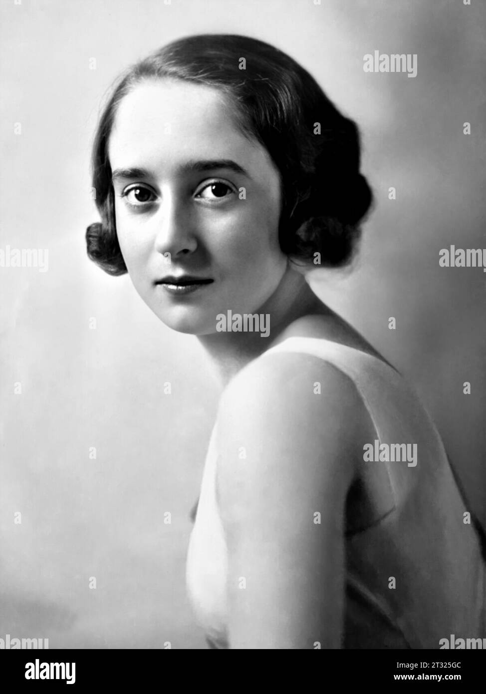 1932 , may , Roma , ITALY : The italian principessa GIULIA BONCOMPAGNI LUDOVISI ( 1914 - 1996 ), daughter of The Governatore di Roma (1928 - 1935 ) Senatore  principe Francesco ( 1866 - 1955 ) di  Piombino and Venosa and Nicoletta dei marchesi Prinetti Castelletti ( 1891 - 1931 ). Married the day 11 june 1932 with his cousin prince Giovanni Boncompagni Ludovisi ( 1911 - 1964 ), the couple divorced 1950 in Klagenfurt . From the marrige born 2 sons: princess Nicoletta ( born 1933 , married in 1954 with Marchese Raimondo Marini Clarelli di Vacone ) and  prince Luigi ( 1934 - 2016 , married in 196 Stock Photo