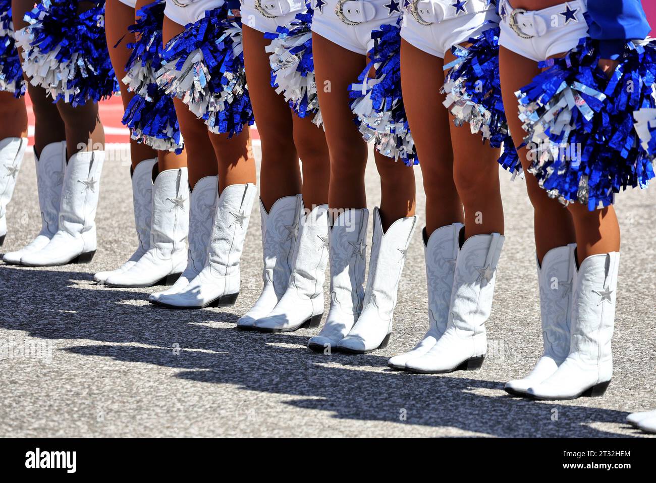 Austin, USA. 22nd Oct, 2023. Dallas Cowboys Cheerleaders on the grid. Formula 1 World Championship, Rd 19, United States Grand Prix, Sunday 22nd October 2023. Circuit of the Americas, Austin, Texas, USA. Credit: James Moy/Alamy Live News Stock Photo