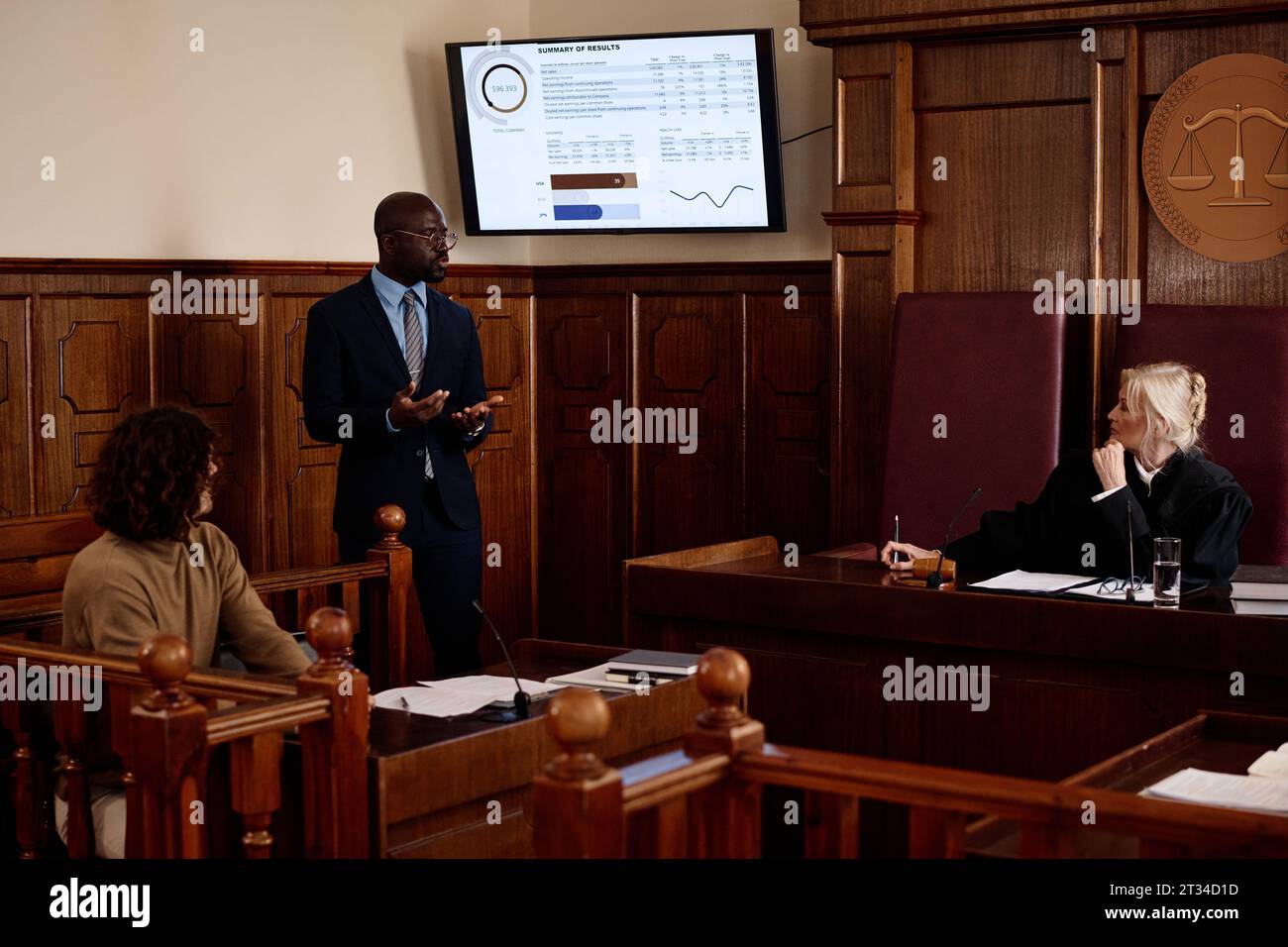 Male judge in courtroom making hi-res stock photography and images - Alamy