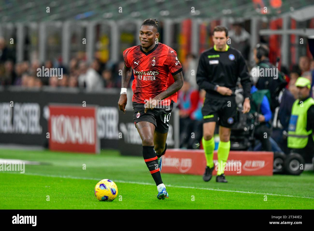 Milano, Italy. 14th Feb, 2023. Rafael Leao (17) of AC Milan seen during the  UEFA Champions League match between AC Milan and Tottenham Hotspur at San  Siro in Milano. (Photo Credit: Gonzales