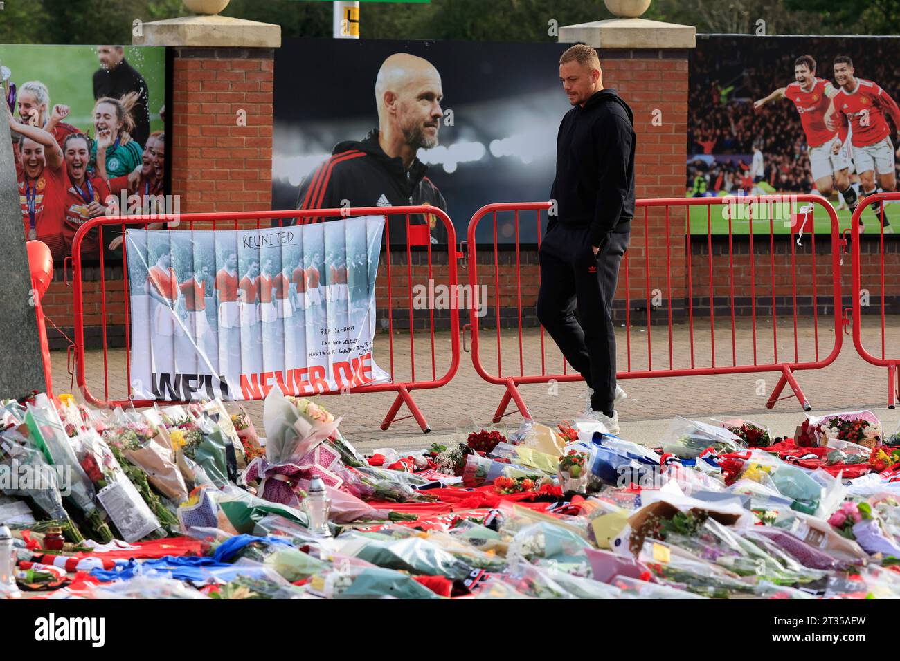 ExUnited player Wes Brown attends the memorial in tribute to the late Sir Bobby Charlton