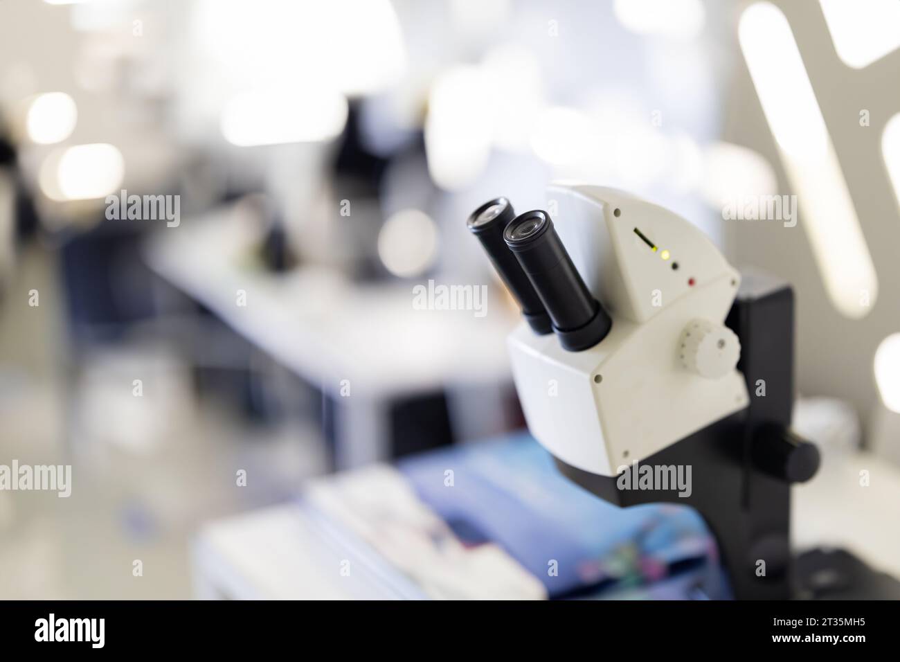 Microscope focused on a sample Stock Photo - Alamy