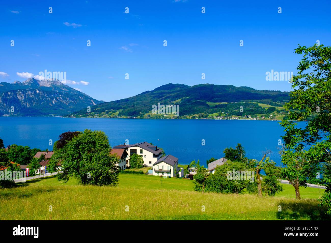 Austria, Upper Austria, Steinbach am Attersee, Village on shore of Attersee lake in summer Stock Photo