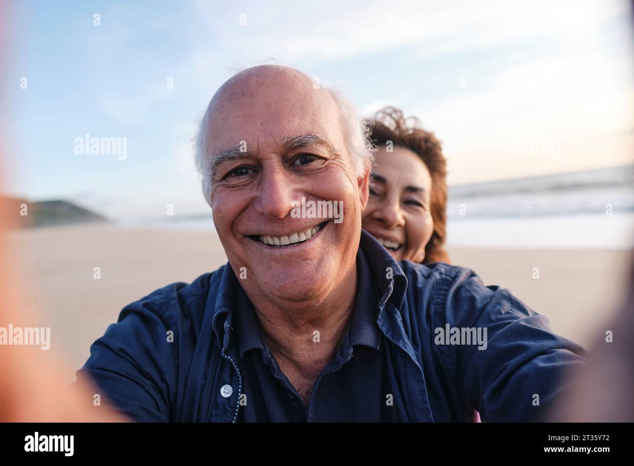 Senior man taking happy selfie hi-res stock photography and images - Alamy