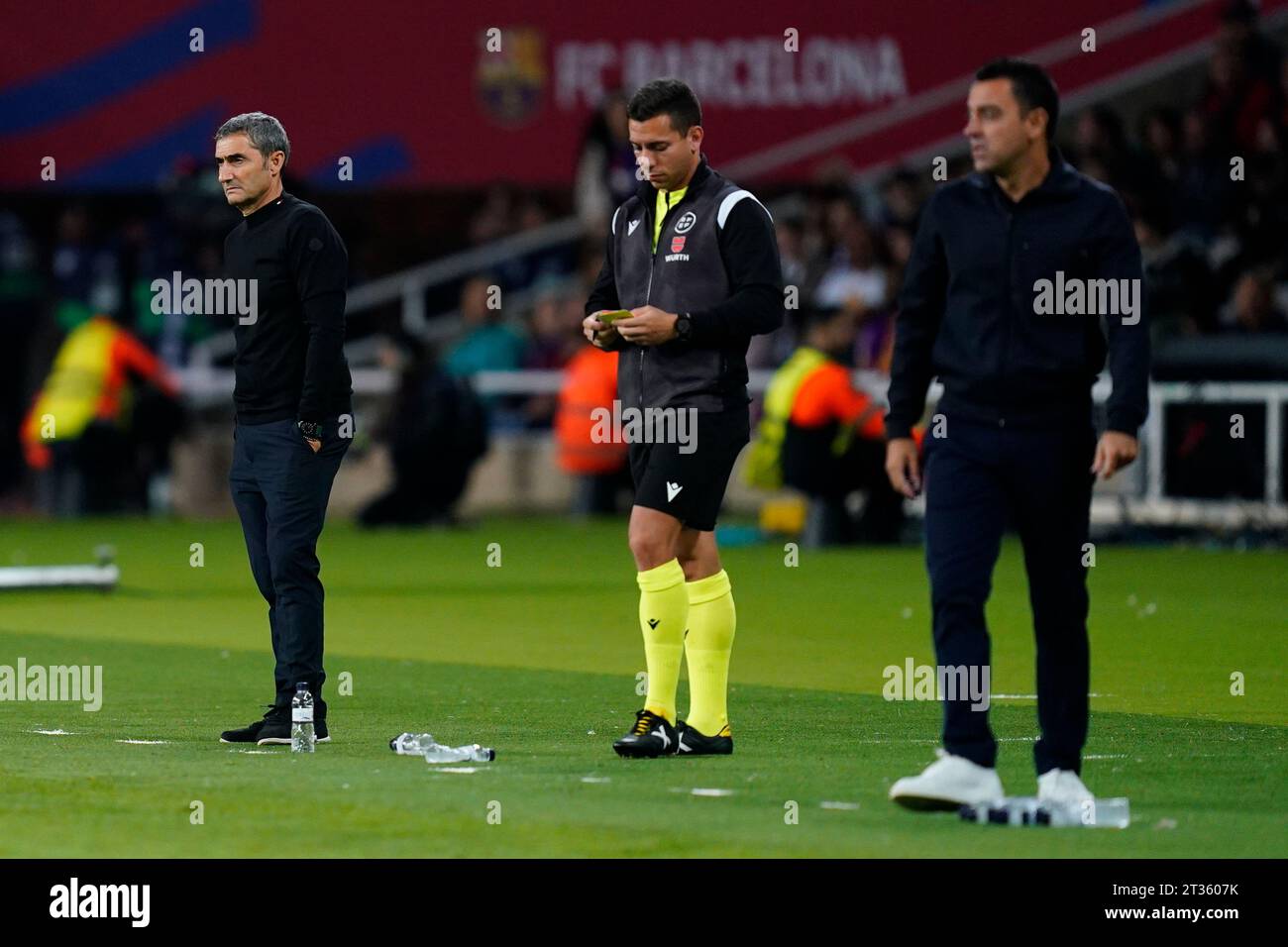 Barcelona, Spain. 22nd Oct, 2023. Athletic Club head coach Ernesto Valverde during the La Liga EA Sports match between FC Barcelona and Athletic Club played at Lluis Companys Stadium on October 22, 2023 in Barcelona, Spain. (Photo by Sergio Ruiz/PRESSINPHOTO) Credit: PRESSINPHOTO SPORTS AGENCY/Alamy Live News Stock Photo