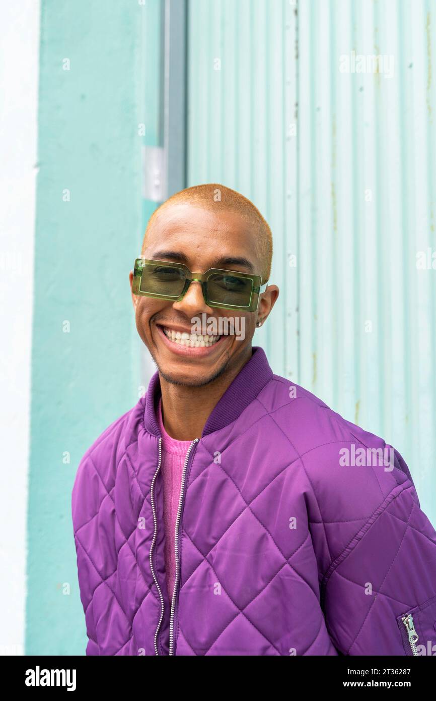 Person wearing modern fashion hi-res stock photography and images - Alamy