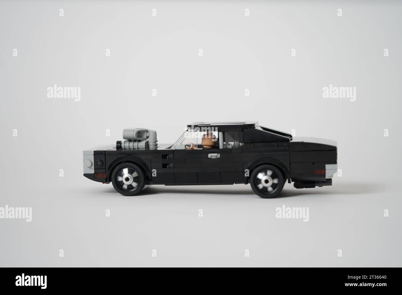 Mattel FCF48 Veicolo Die-Cast Fast & Furious: 1970 Dodge Charger R/T, Scala 1:55, Auto Giocattolo In Metallo