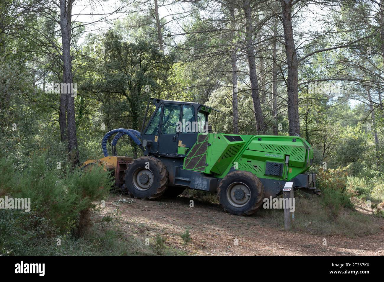 Heavy grinding outdoor technology hi-res stock photography and images ...