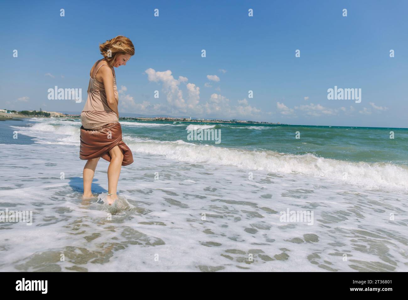 Standing shore hi-res stock photography and images - Alamy