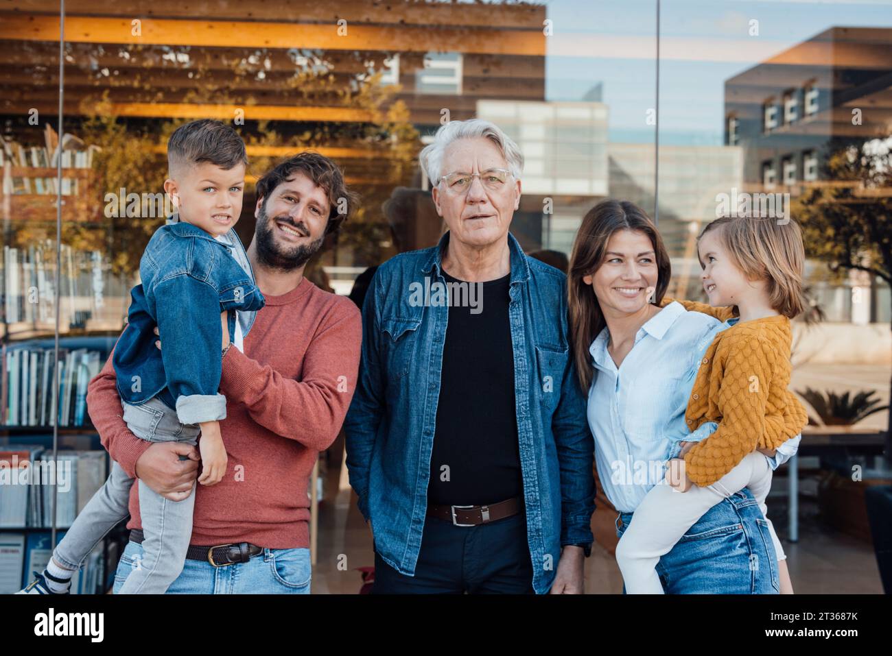Father grandfather five family hi-res stock photography and images - Alamy