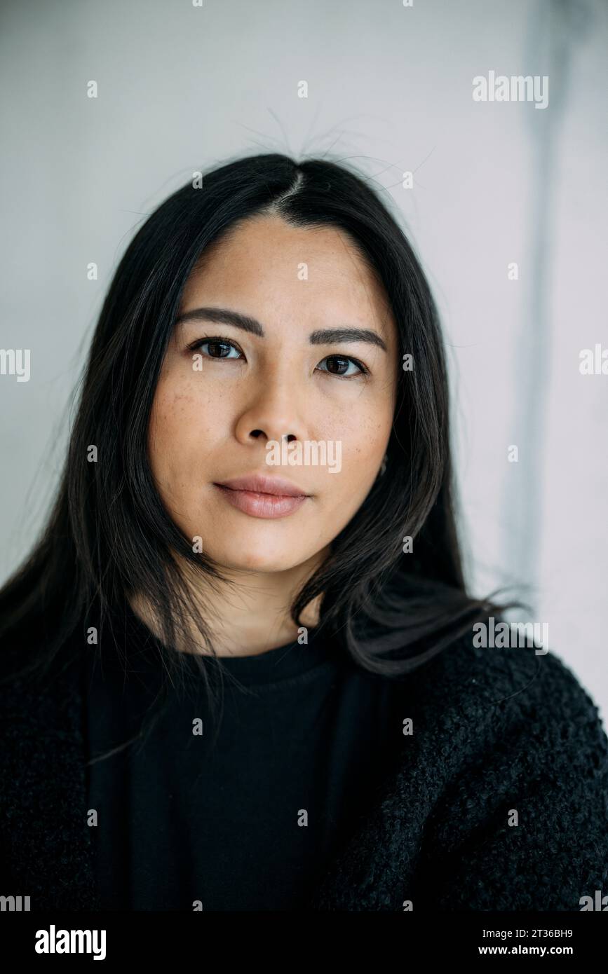 Beautiful asian woman long black hi-res stock photography and images ...