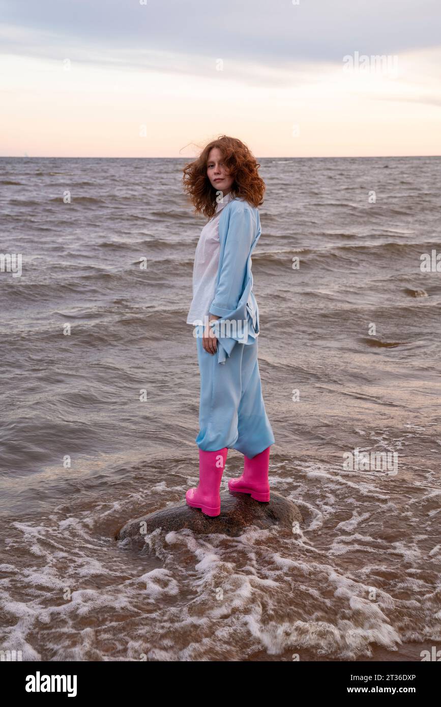 Woman wearing wellington boots hi-res stock photography and images - Alamy