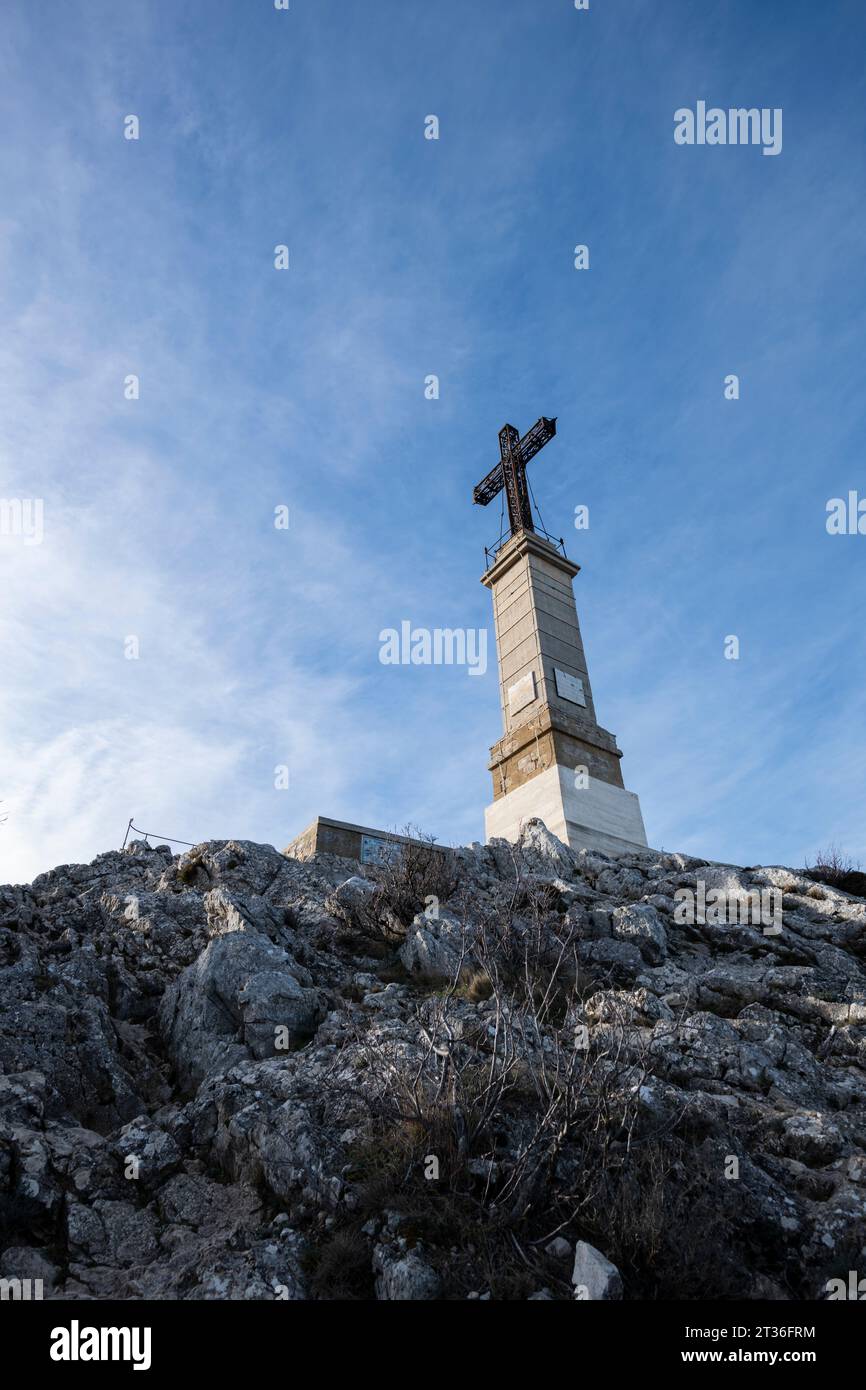 The Cross of Provence at the western end of the Montagne Sainte Victoire, Vauvenargues, Bouches du Rhone, France Stock Photo