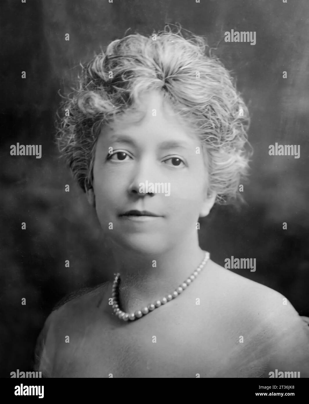 Elsie de Wolfe. Portrait of the American actress and interior designer