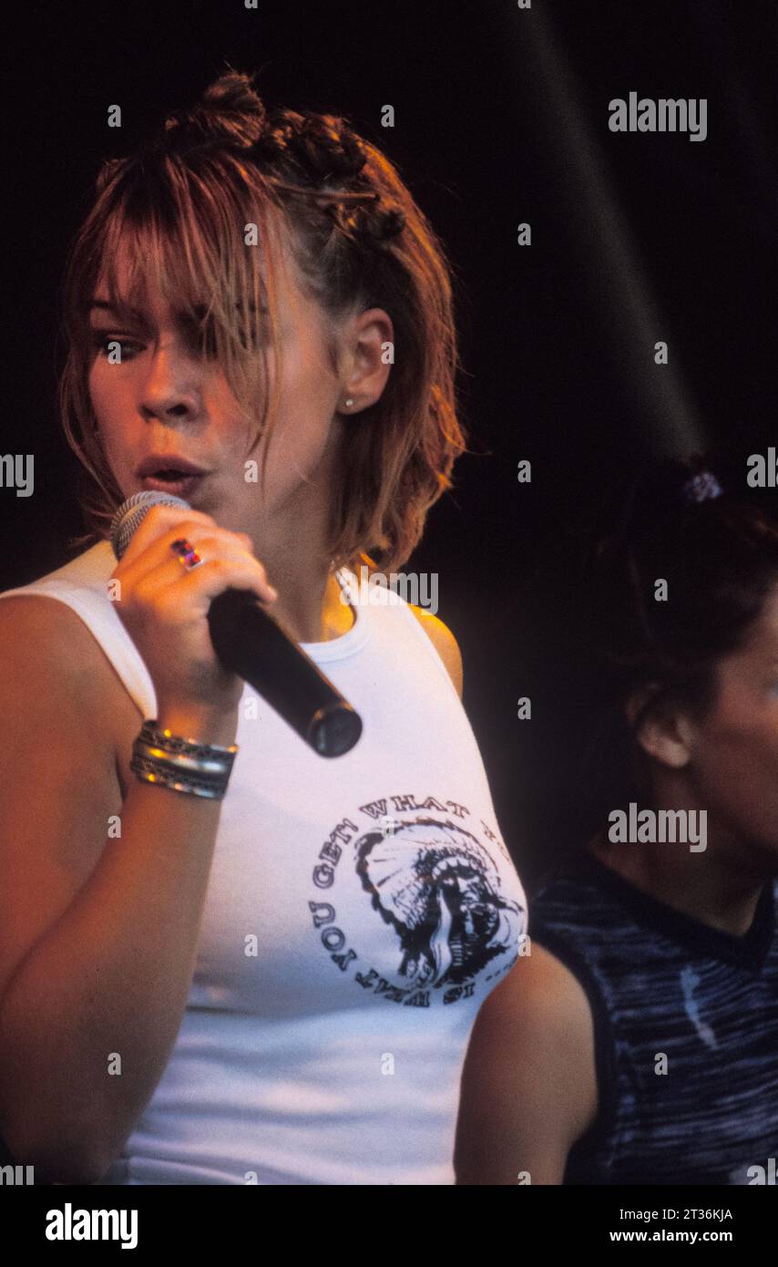 BILLIE PIPER, SINGER, 1998: Billie Piper at 15-years-old on the Red Dragon Roadshow Stage at Cardiff Big Weekend in Cardiff, Wales, UK on 8 August 1998. Photograph: Rob Watkins Stock Photo