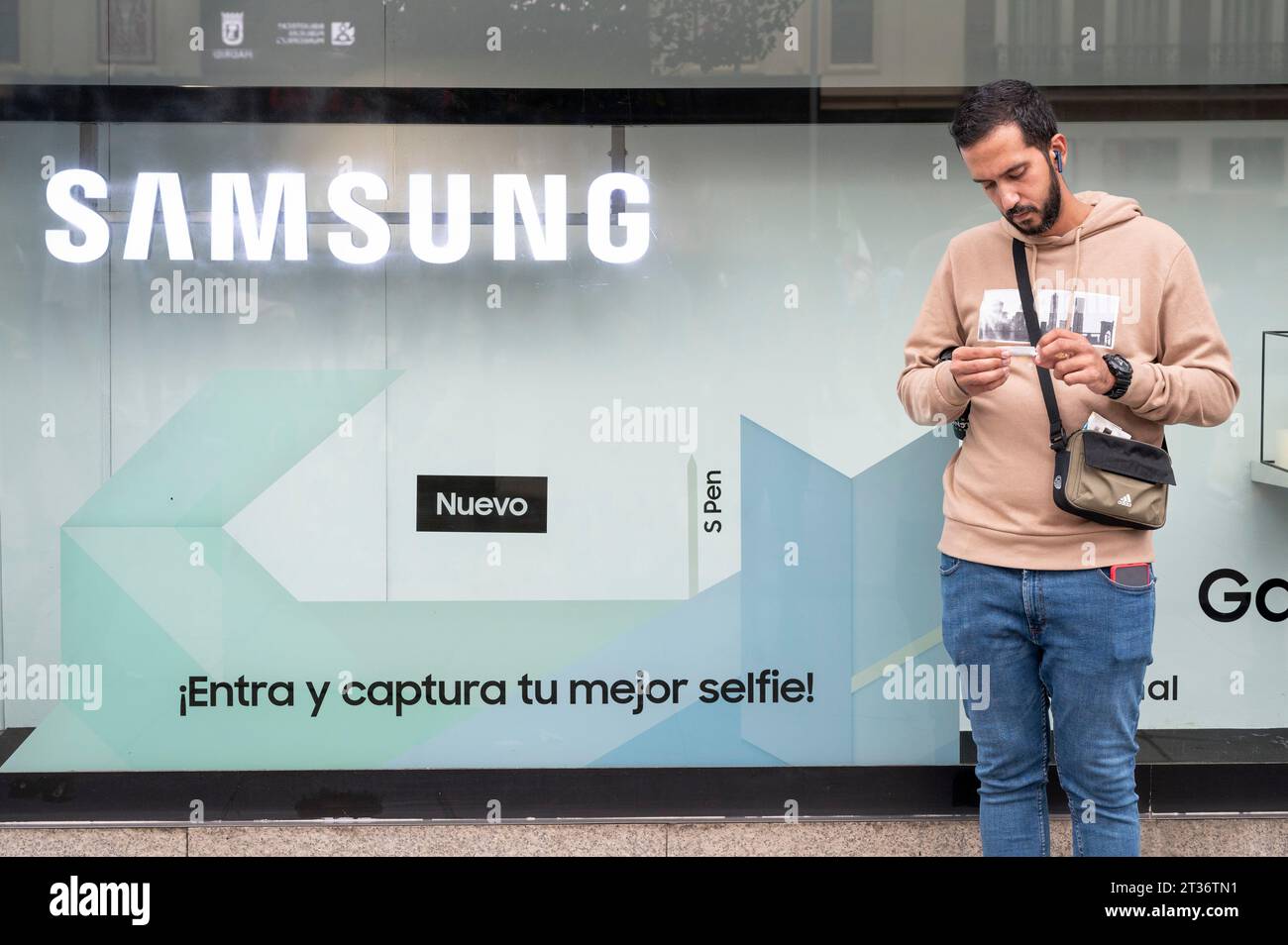 Madrid, Spain. 23rd Oct, 2023. A man stands in front of the South