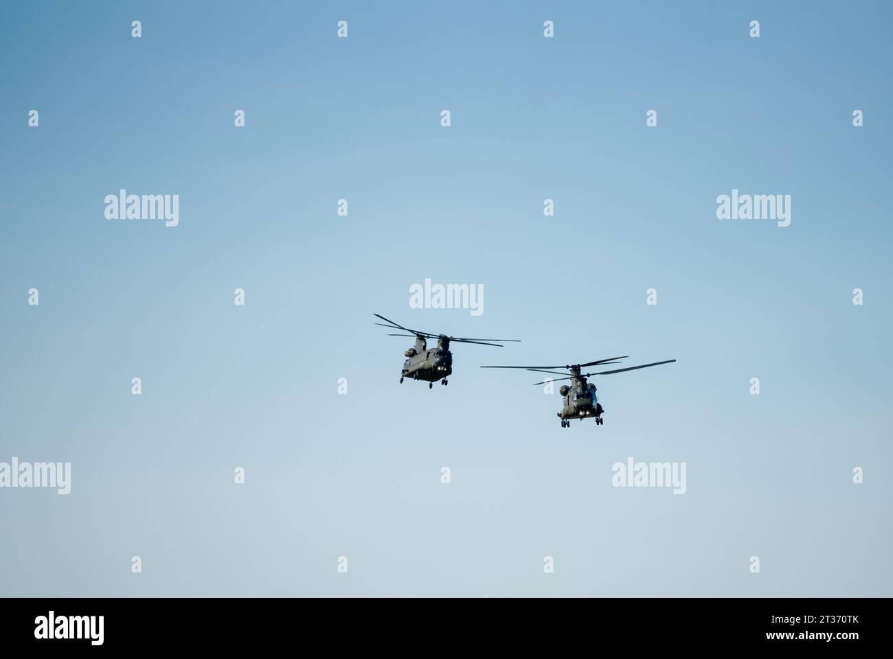 Raf boeing chinook helicopters hi-res stock photography and images - Alamy