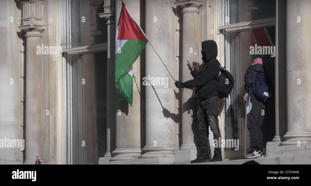 London UK 21st October 2023 Pro-Palestinian march Stock Photo